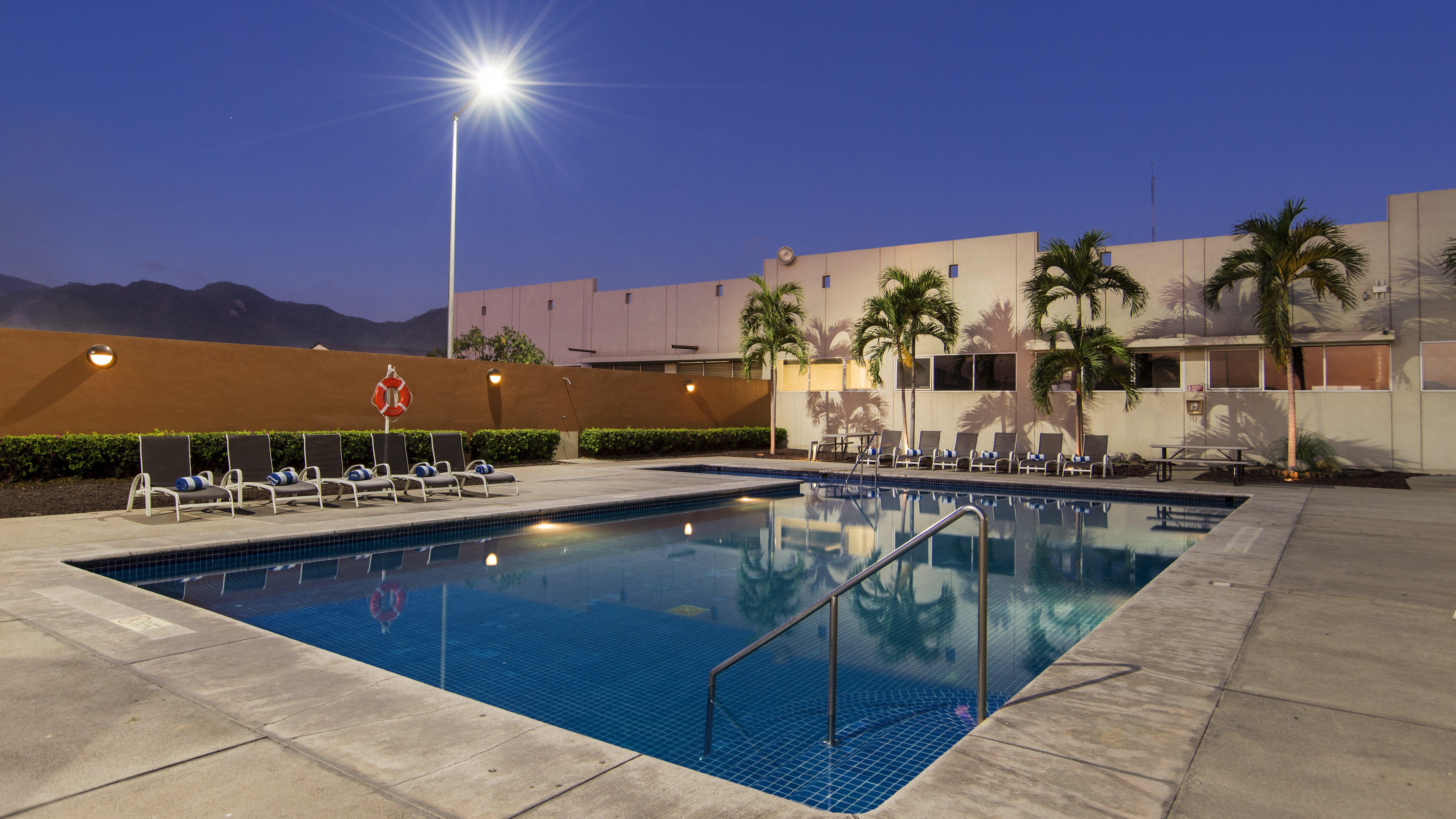 Holiday Inn Express Manzanillo, An Ihg Hotel Екстер'єр фото